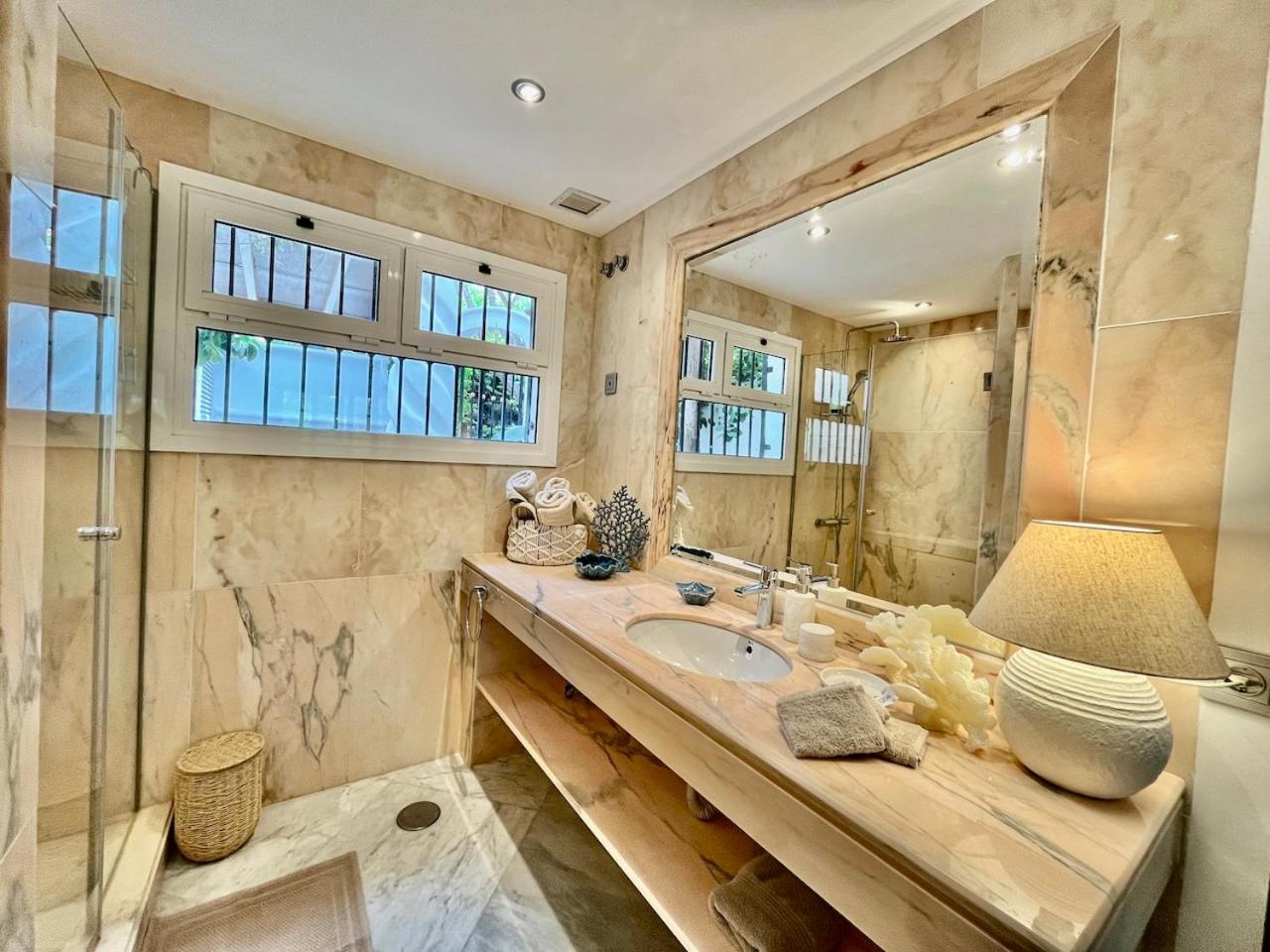 Сasa de vacaciones Cozy Townhouse With Sea View
