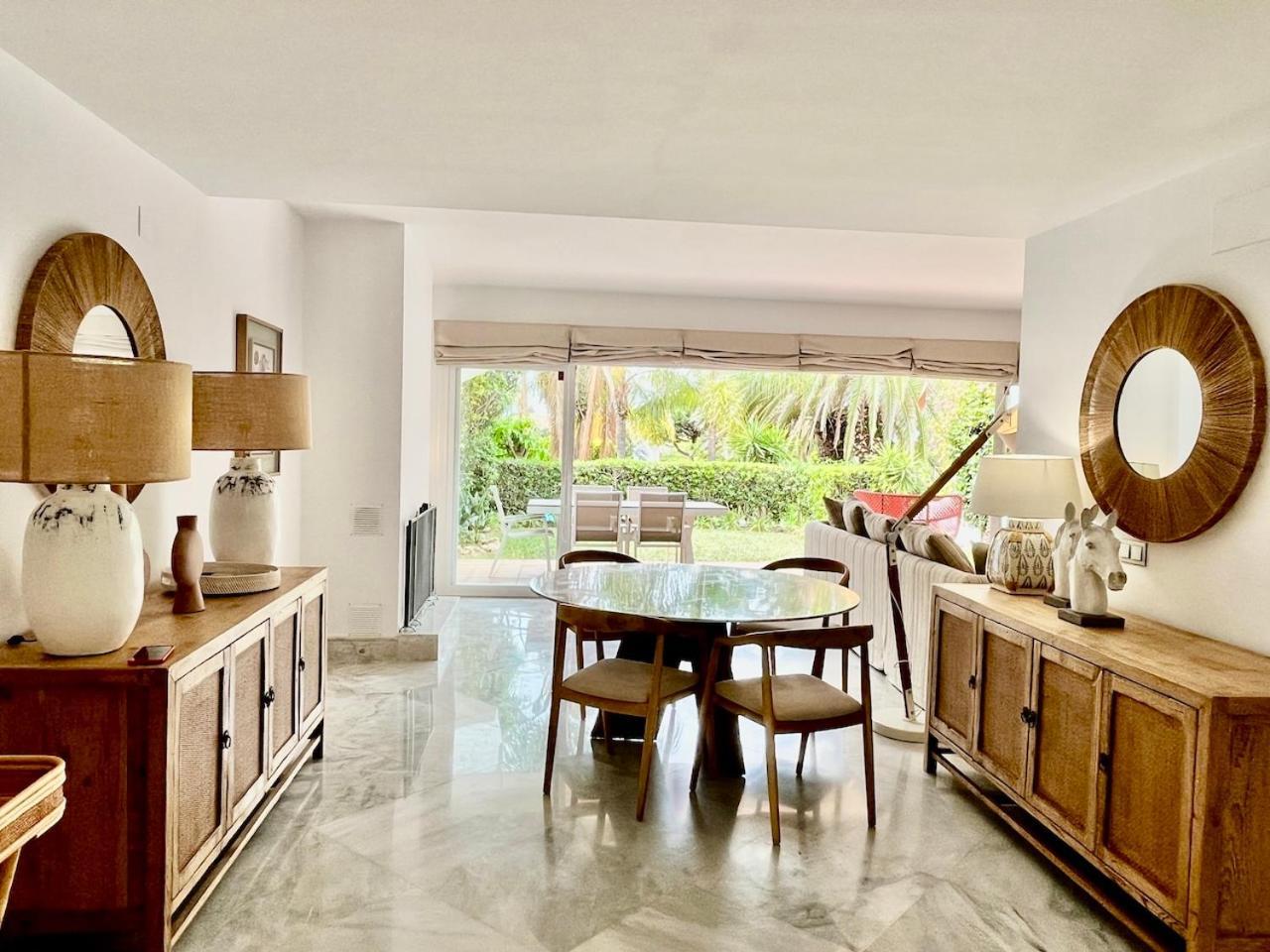 Cozy Townhouse With Sea View Сasa de vacaciones Marbella