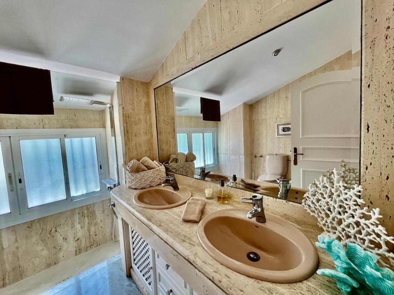Cozy Townhouse With Sea View Сasa de vacaciones